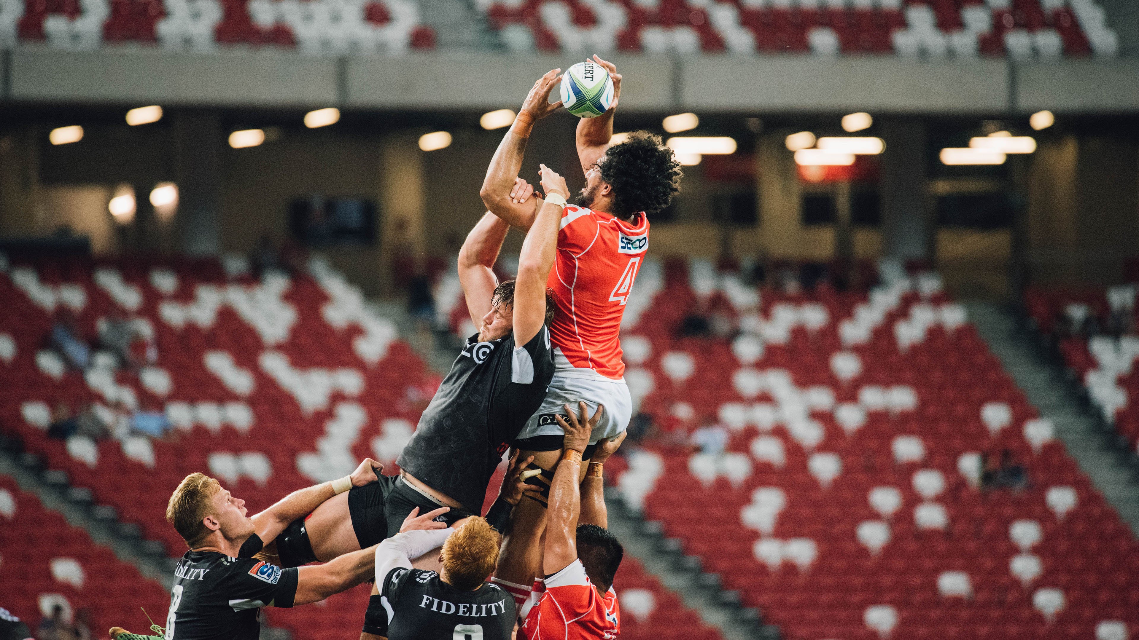 冰球联赛激战正酣,新星闪耀,老将坚守,冠军争夺白热化