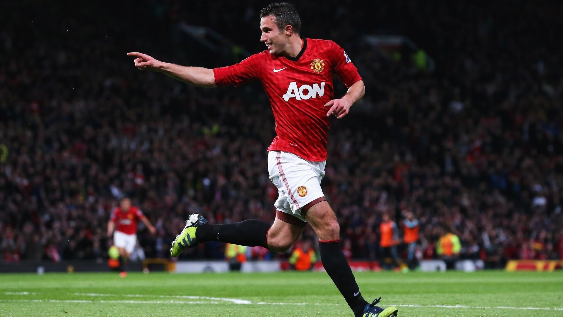 意甲联赛激战正酣,尤文图斯力克AC米兰,国际米兰紧追不舍